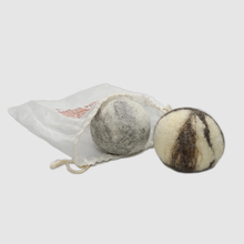 Charger l'image dans la galerie, Balle de laine "Woolf" pour chiens | Lot de 2 | Jouet de lancer naturel