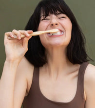 Charger l'image dans la galerie, Pastilles de dentifrice à la fraise - Recharge compostable - 62 pastilles