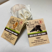 Charger l'image dans la galerie, 2 balles en laine infusées à l'herbe à chat | Jouet naturel pour chat | Cadeau écologique pour animaux