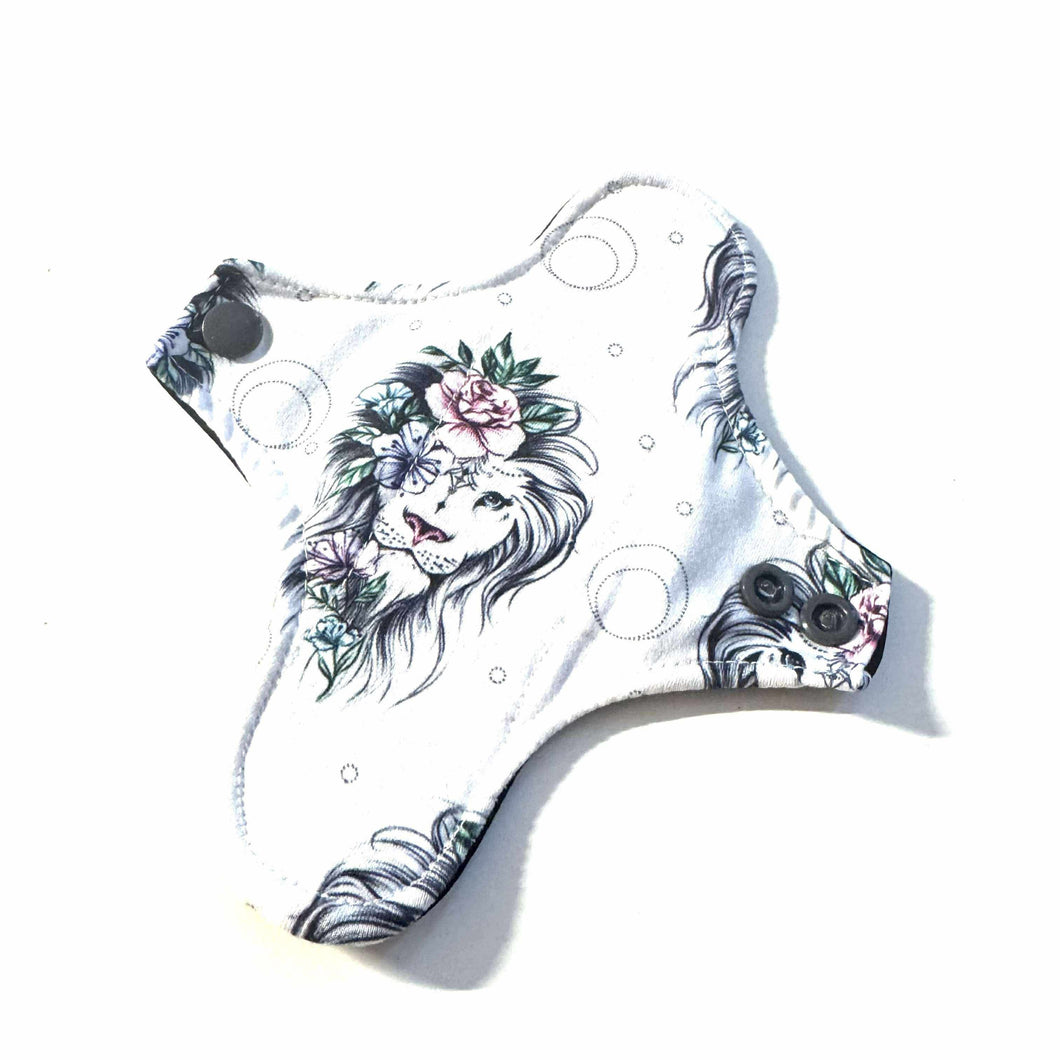 Serviette hygiénique lavable protège dessous • Lion