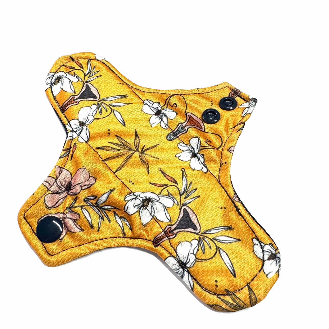 Serviette hygiénique lavable protège dessous utérus