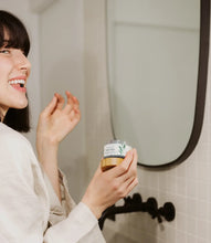 Charger l'image dans la galerie, Dentifrice en pastilles Menthe avec charbon - Recharge 124
