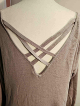 Charger l'image dans la galerie, Chandail lilas  • 2XL
