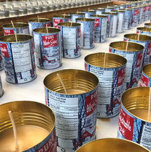 Charger l'image dans la galerie, Bougie Sirop d'Érable – Boîte Iconique de 540 ml (Mèche en coton)
