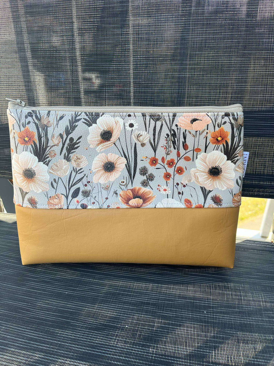 Grande trousse •  Fleur gris