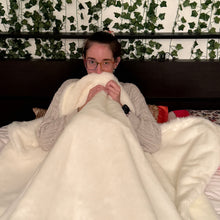 Charger l'image dans la galerie, Poilue blanche
