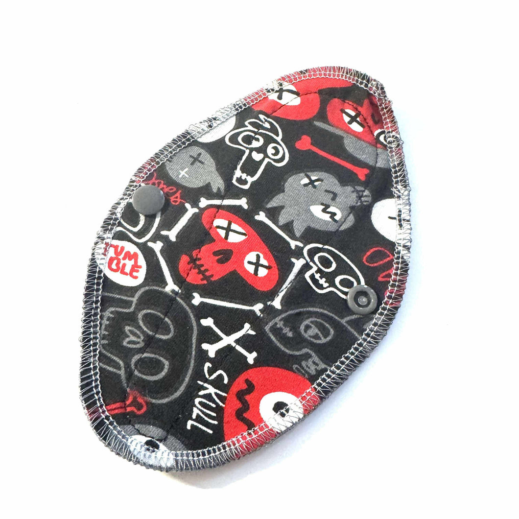 Serviette hygiénique lavable tanga  • Crâne