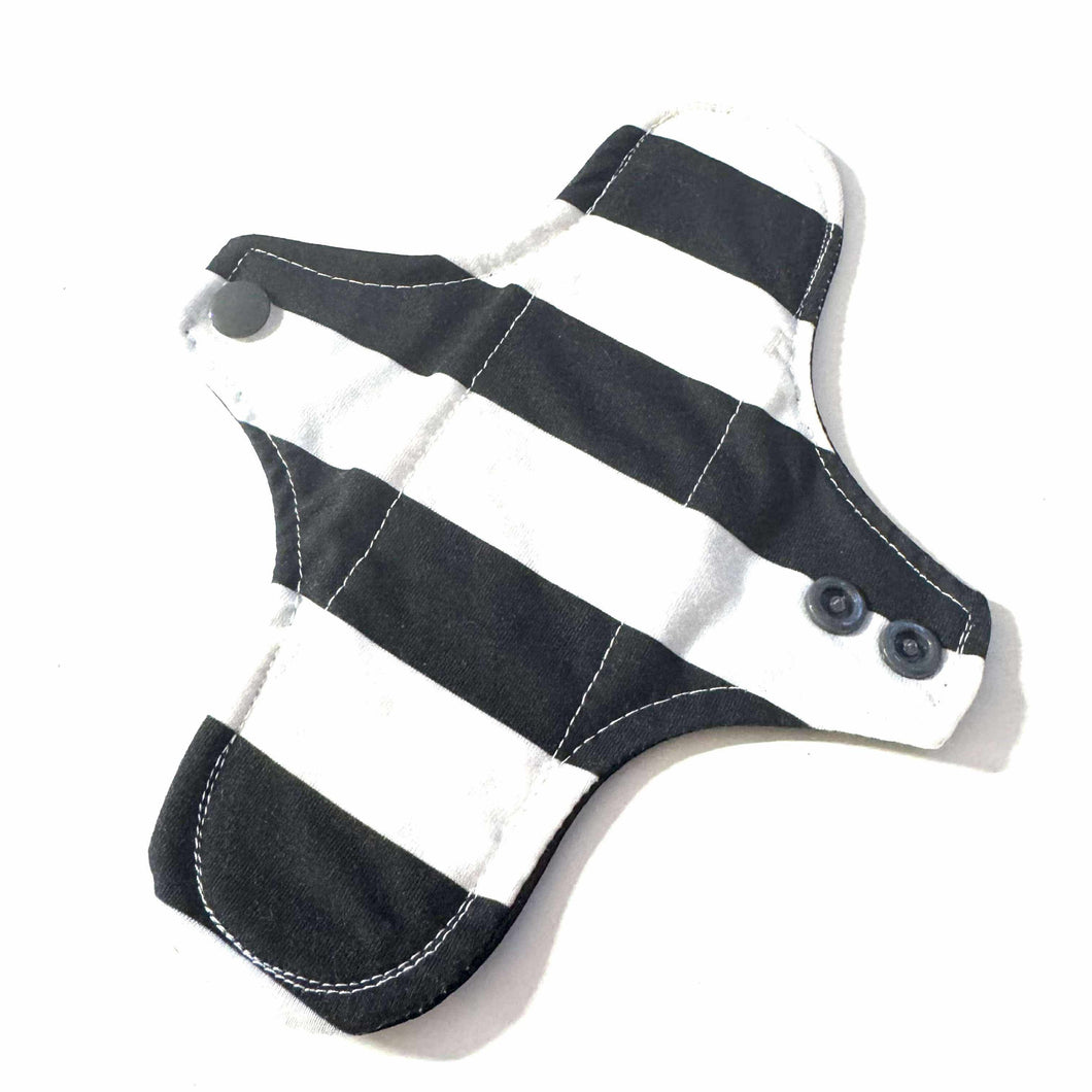 Serviette hygiénique lavable de jour • Noir & blanc