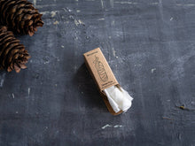 Charger l'image dans la galerie, Soie dentaire à l'amidon de maïs: Fil dentaire avec étui
