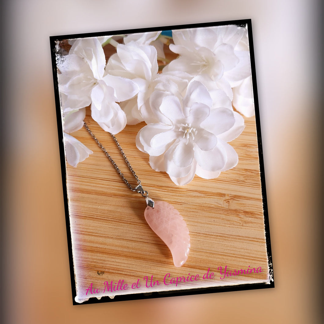 Collier • Aile rose