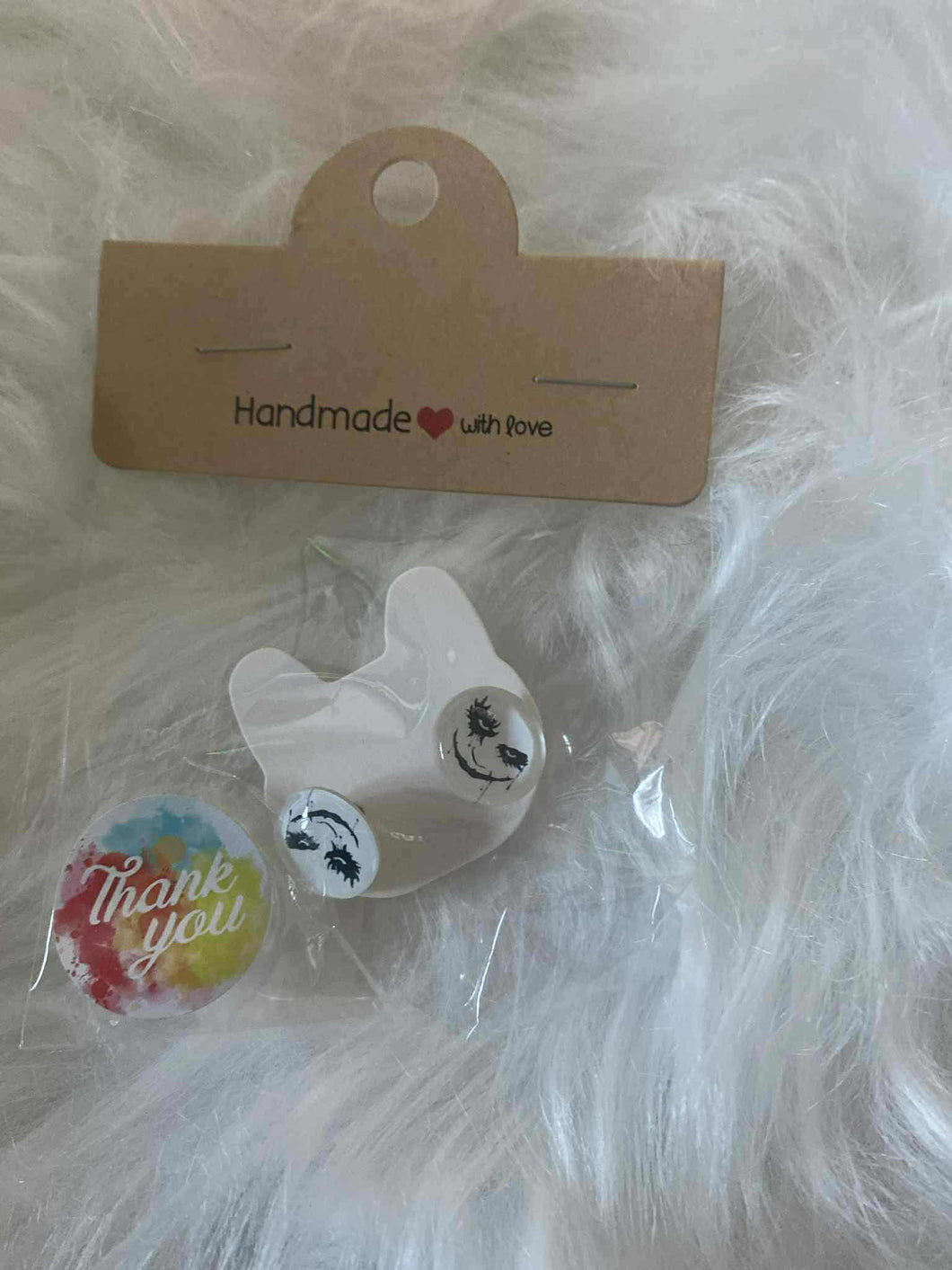 Boucle d'oreille • Personnage