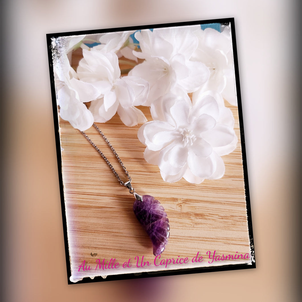 Collier • Aile mauve