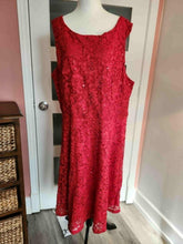 Charger l'image dans la galerie, Robe rouge • 3XL
